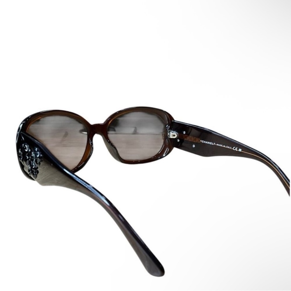 Chanel 5113 538/73 Sunglasses Transparent Brown with Black Camellia Flowers - Picture 12 of 16